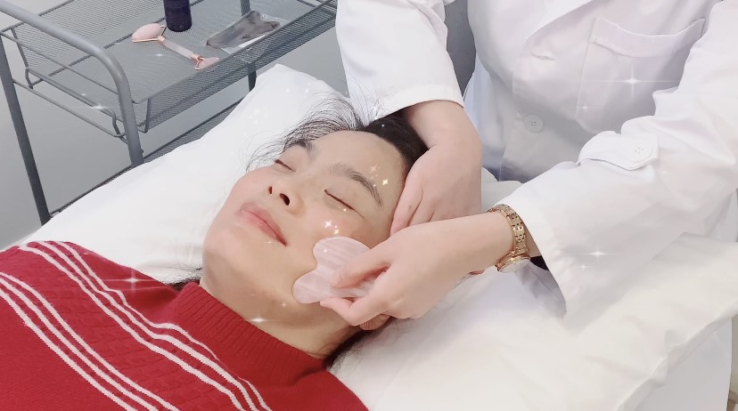 Jade Facial Massage